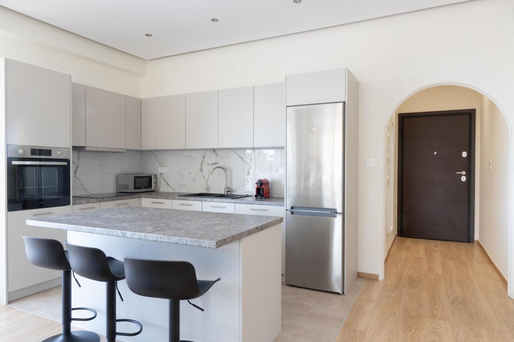 Luxurious 3-Bedroom Seaside Retreat Fully Renovated In 2025 Athens Exterior photo