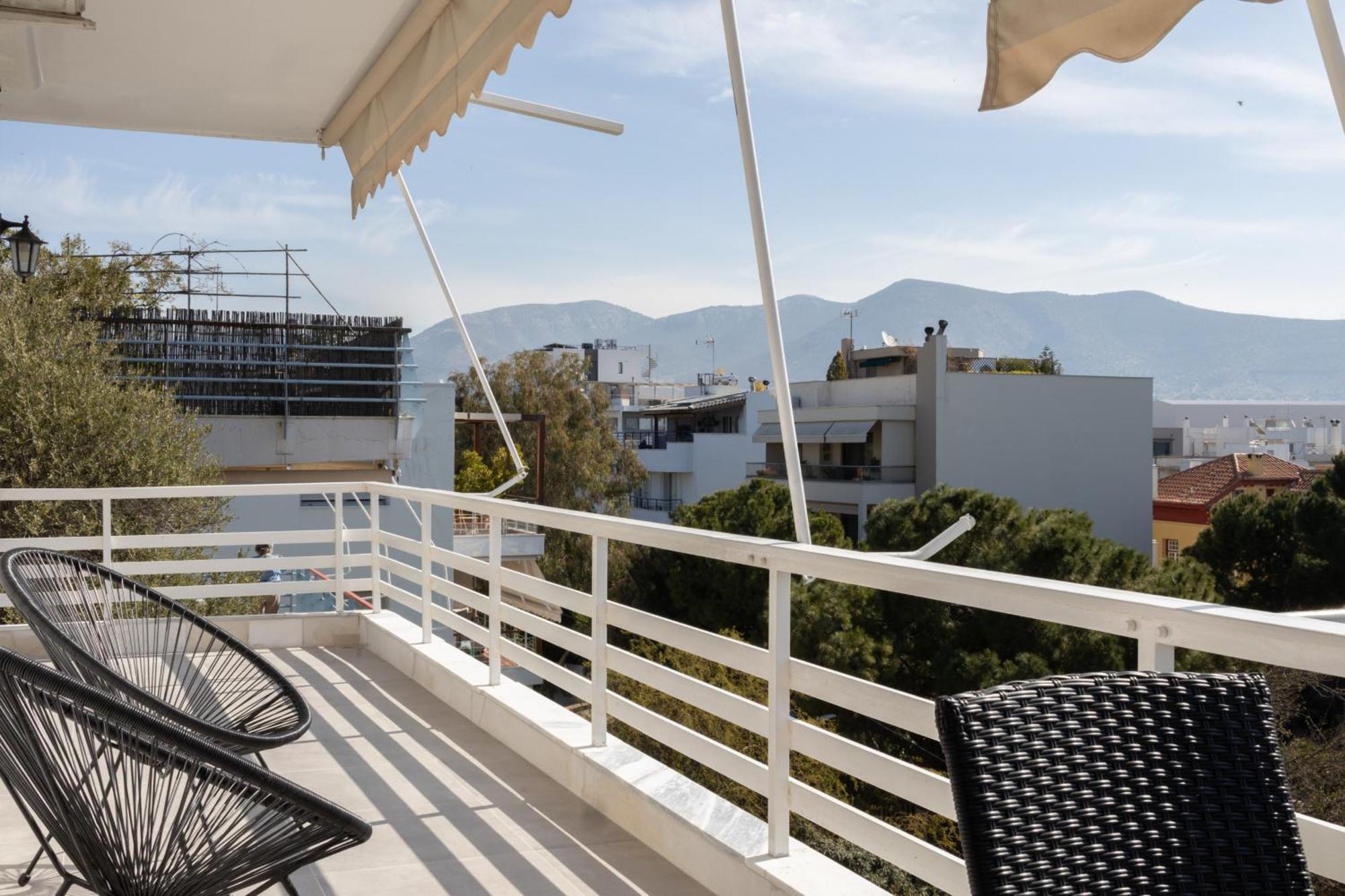 Luxurious 3-Bedroom Seaside Retreat Fully Renovated In 2025 Athens Exterior photo