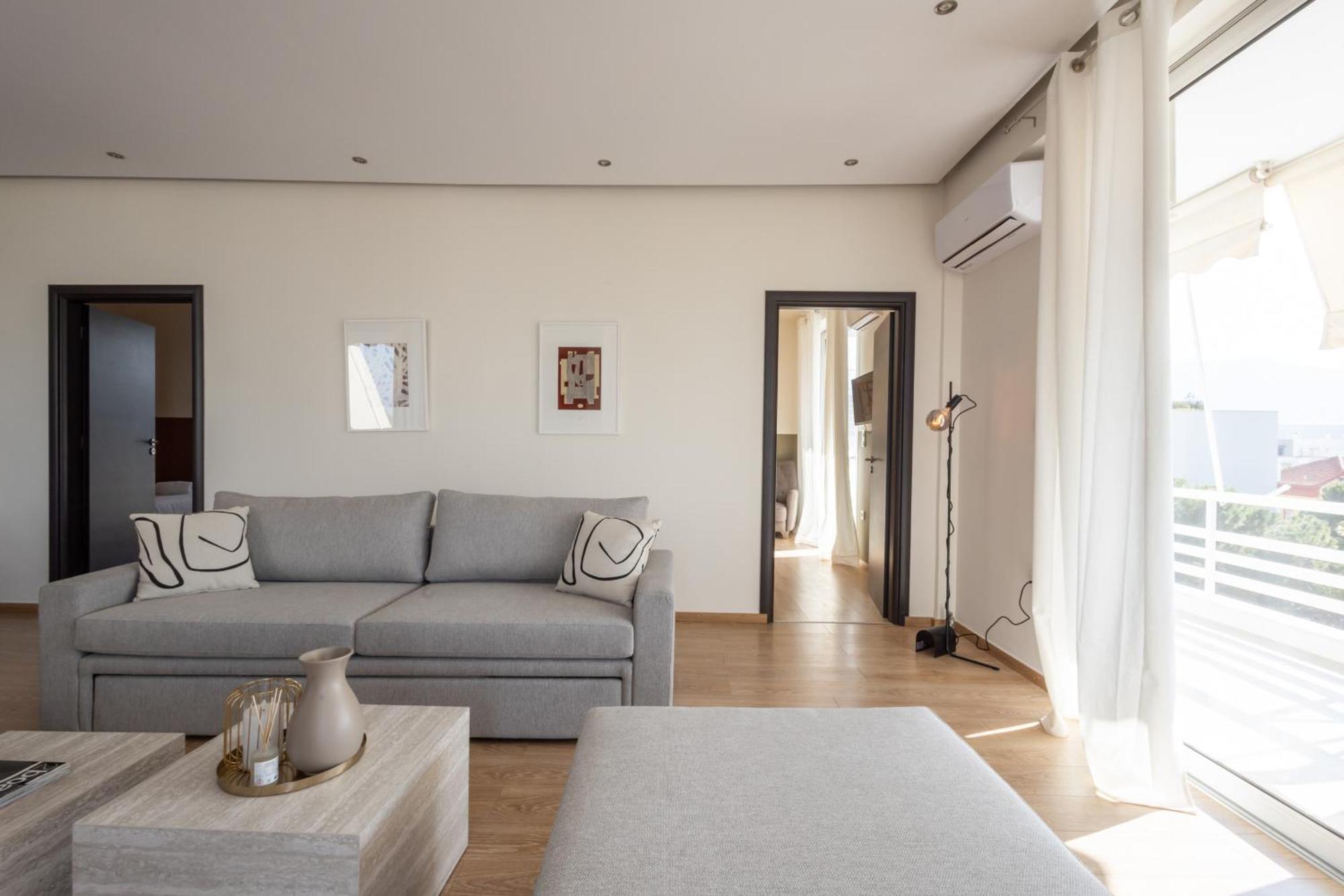 Luxurious 3-Bedroom Seaside Retreat Fully Renovated In 2025 Athens Exterior photo
